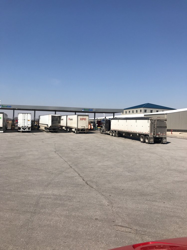 shoemakers shell truck stop lincoln 2